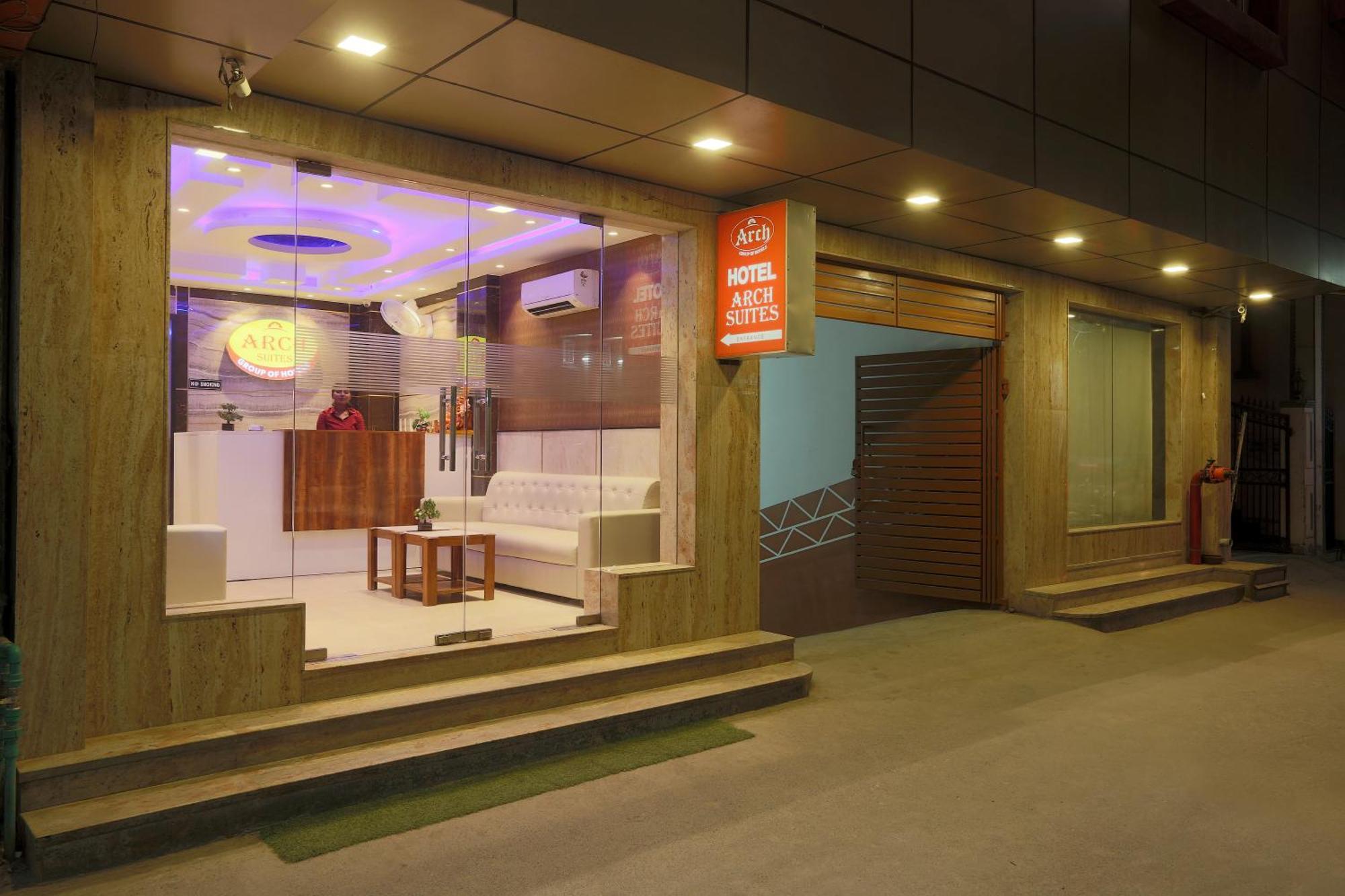 Hotel Arch Suites - Near Aerocity ニューデリー エクステリア 写真