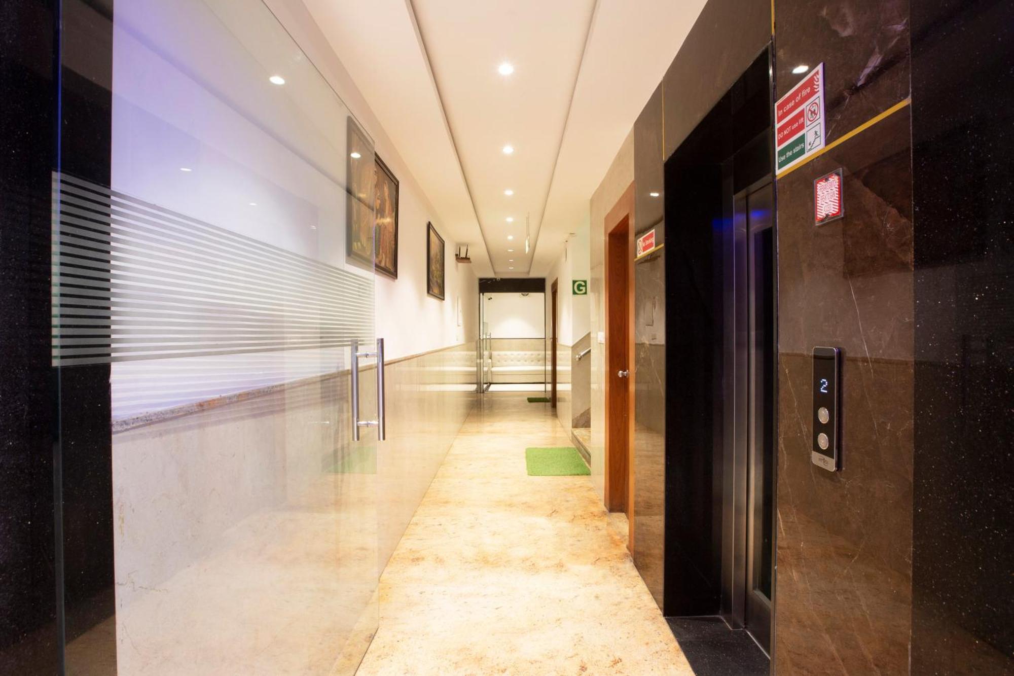 Hotel Arch Suites - Near Aerocity ニューデリー エクステリア 写真