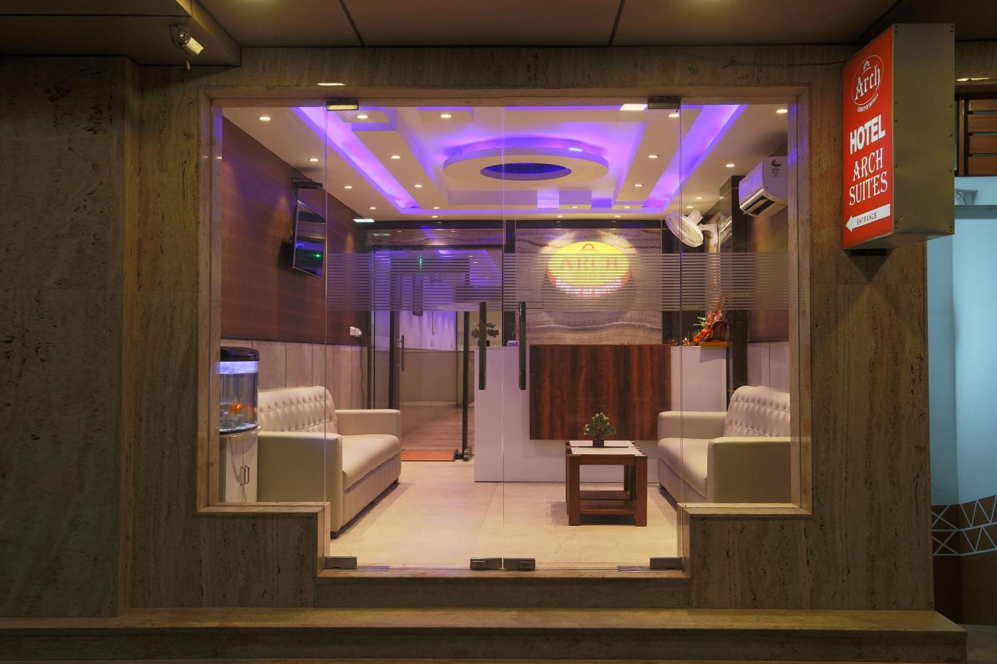 Hotel Arch Suites - Near Aerocity ニューデリー エクステリア 写真
